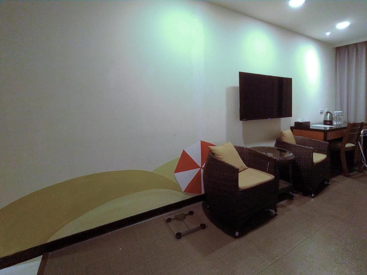Hotel J Taoyuan Pingzhen Exterior foto
